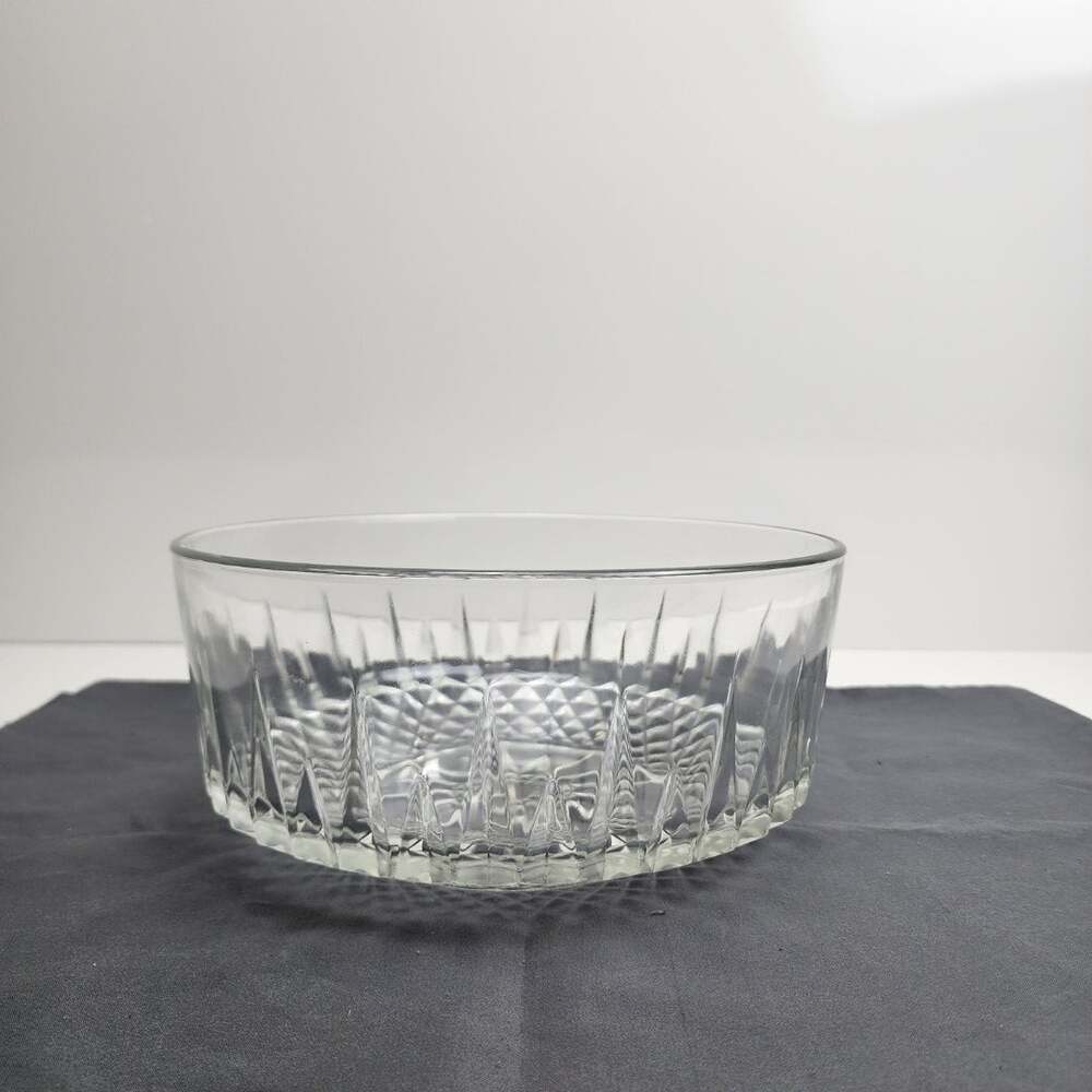 Vintage Arcoroc France Crystal Diamond Starburst Design Glass Serving Salad Bowl